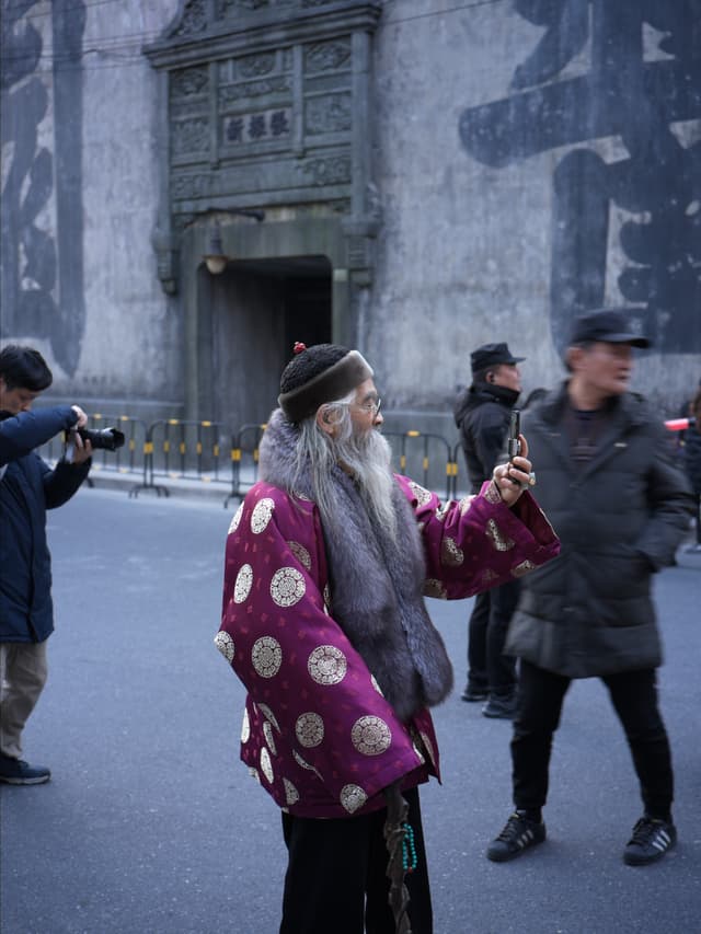 The man who is taking a photo of himself