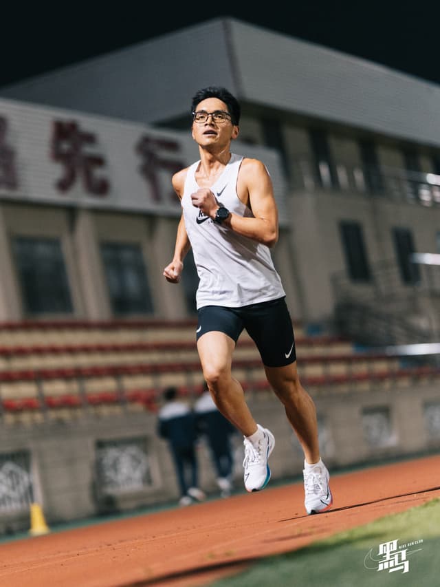 practicing with Nike Darkhorse running members